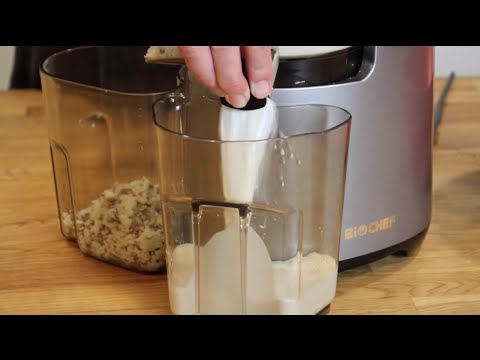 Comment faire du lait d’amandes avec le BioChef Atlas Whole Slow Juicer