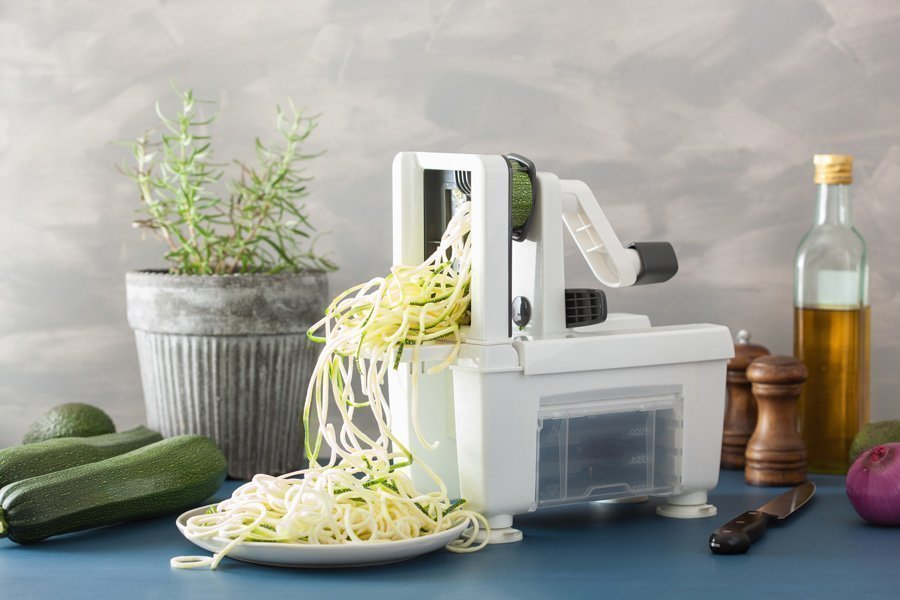 Un coupe légumes spirale pour dresser des assiettes plus créatives